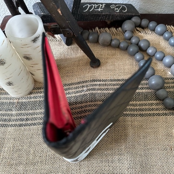 Channel Combon Line Lambskin long bifold wallet - Picture 9 of 16